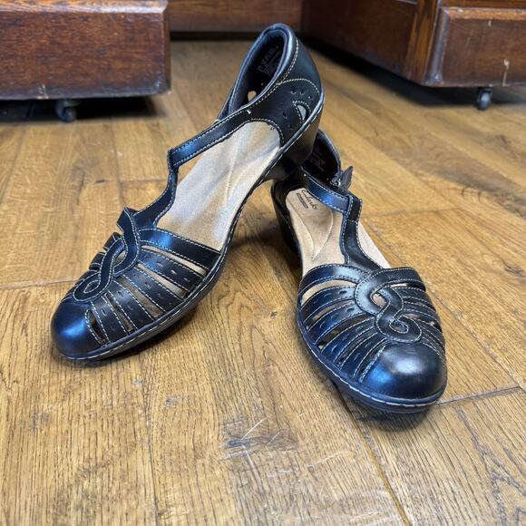 NIB Clarks Collection Wendy Alto T-Strap Sandals Black Leather Womens 10 N - Picture 4 of 6